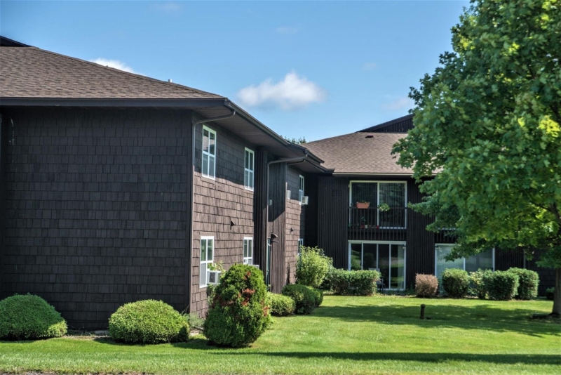 Photos Village Green Apartment Homes