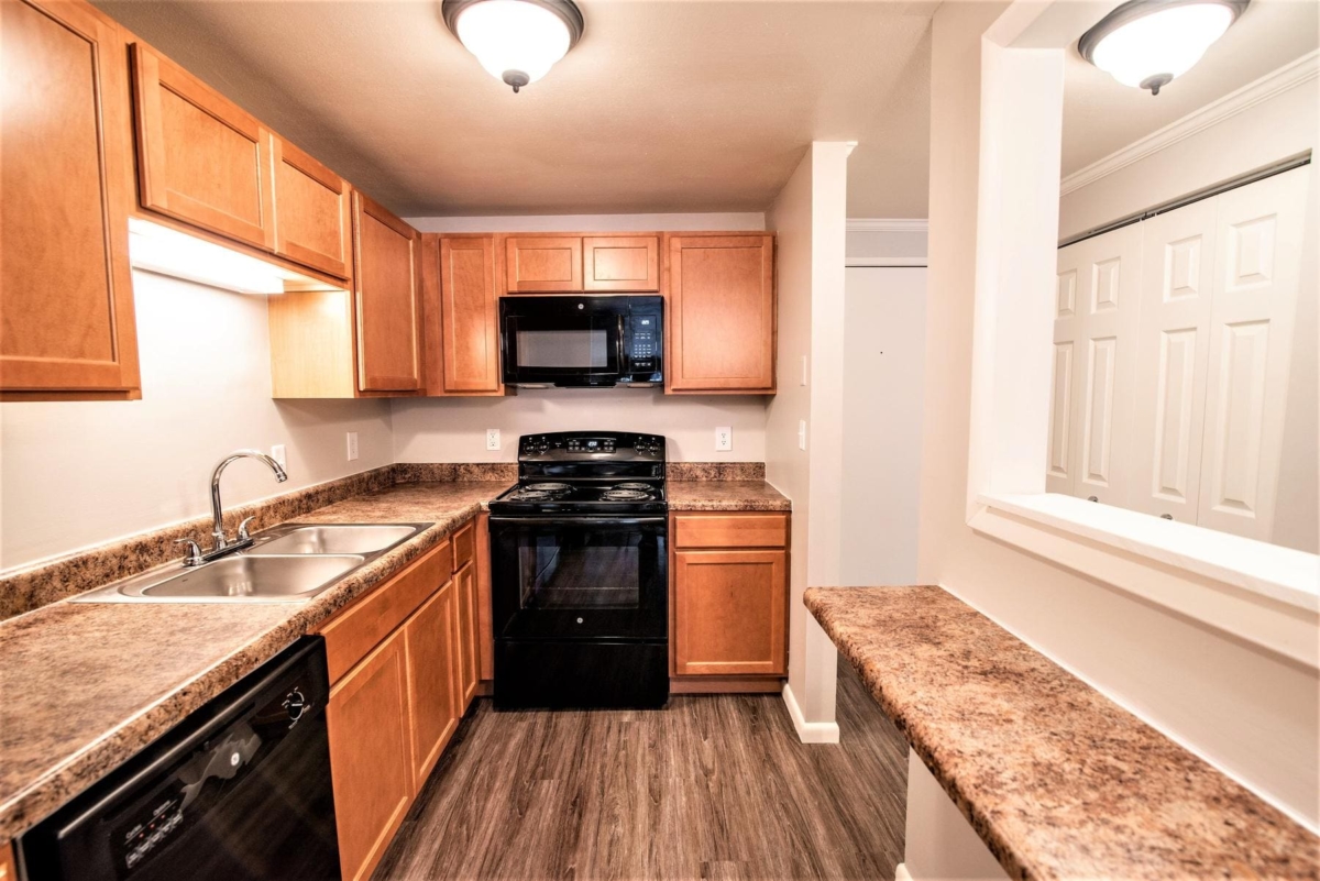 Photos Village Green Apartment Homes